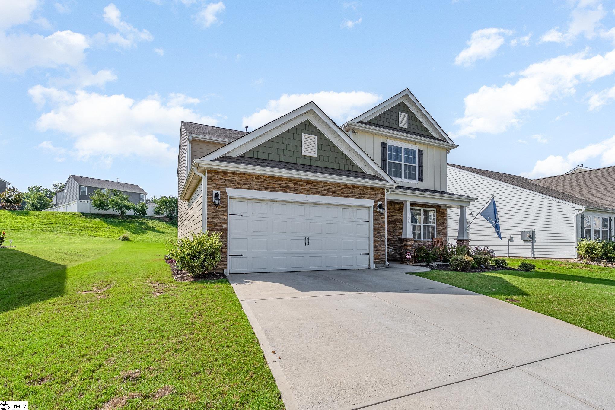 136 Lake Grove Road Simpsonville, SC 29681 - Photo 3 of 36 Gallery Image 3