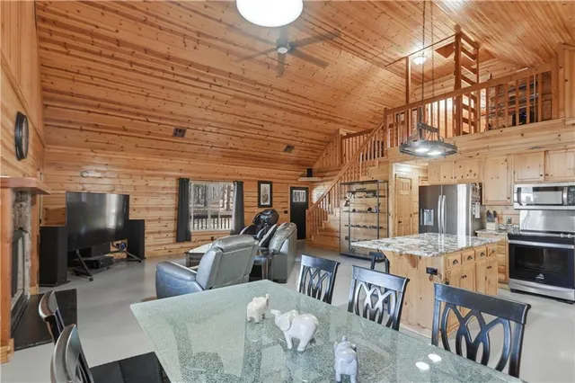 $800,000 | 55750 East 360 Road, Jay, OK 74344