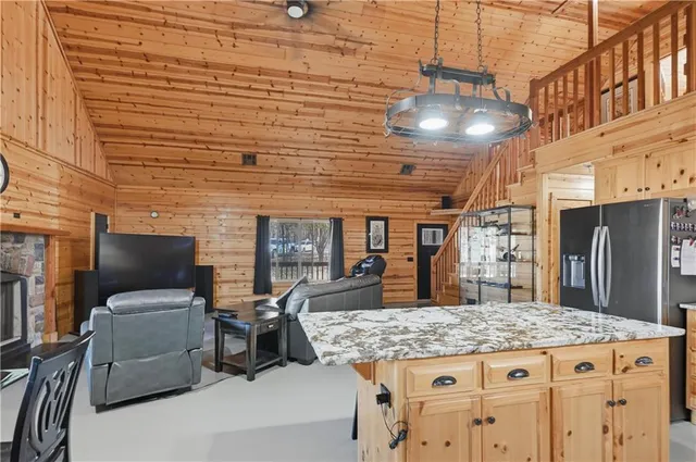 $800,000 | 55750 East 360 Road, Jay, OK 74344