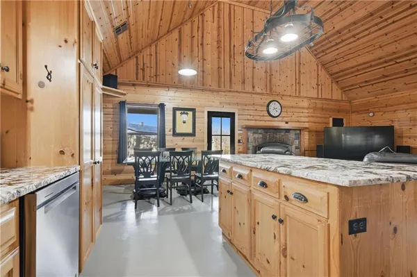 $795,000 | 55750 East 360 Road, Jay, OK 74346
