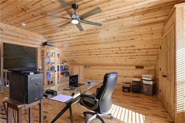 $800,000 | 55750 East 360 Road, Jay, OK 74344