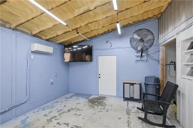 $800,000 | 55750 East 360 Road, Jay, OK 74344