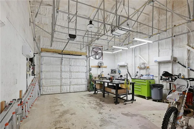 $800,000 | 55750 East 360 Road, Jay, OK 74344