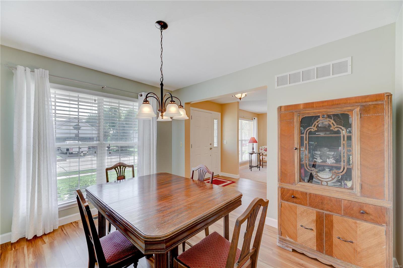 173 Meramec Oak Ridge Fenton, MO 63026 - Photo 4 of 26 Gallery Image 4