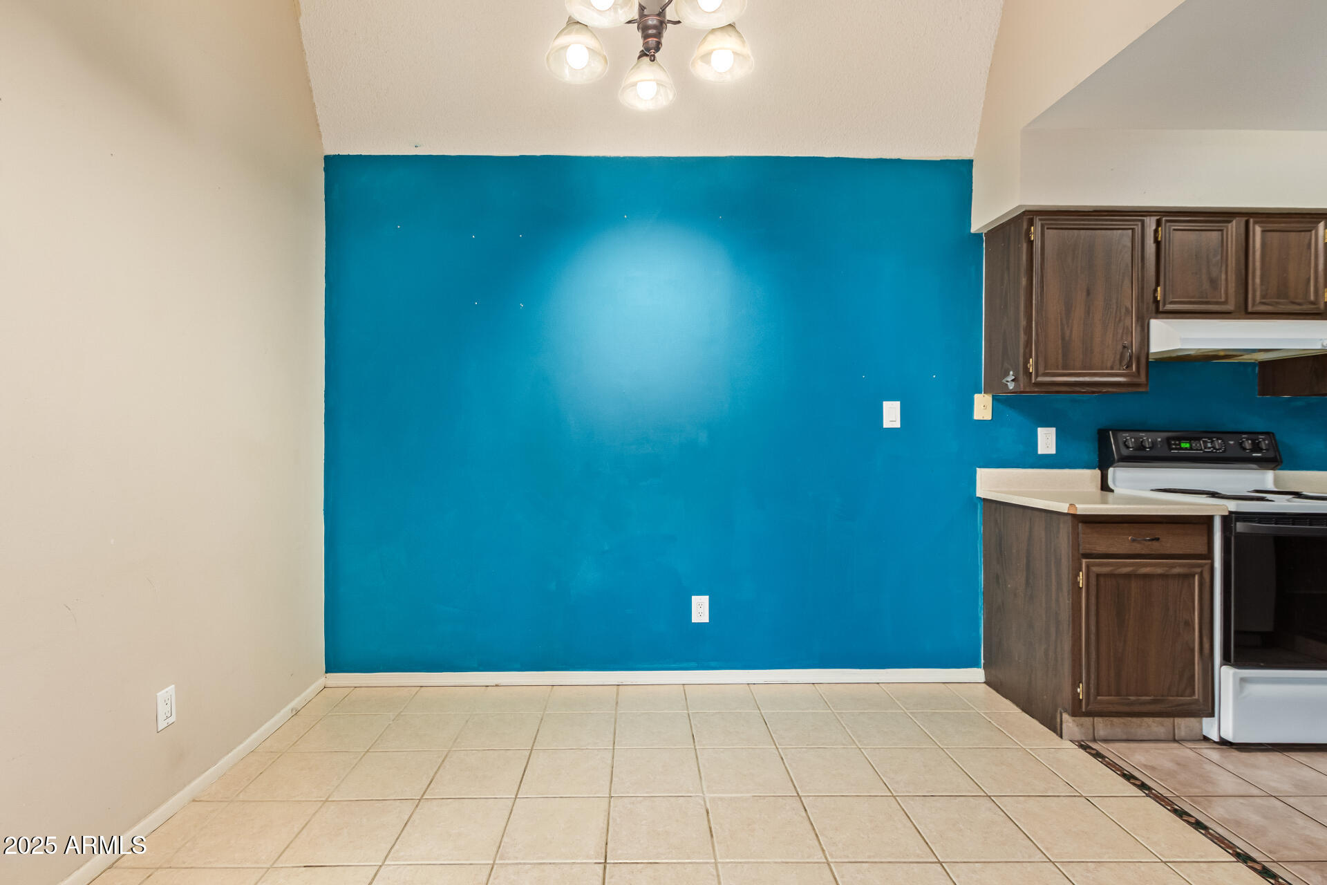 917 South Acapulco Lane, Unit C Tempe, AZ 85288 - Photo 4 of 21 a view of kitchen with a sink