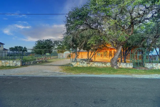 $3,900 | 705 Nomad Drive, Spicewood, TX 78669