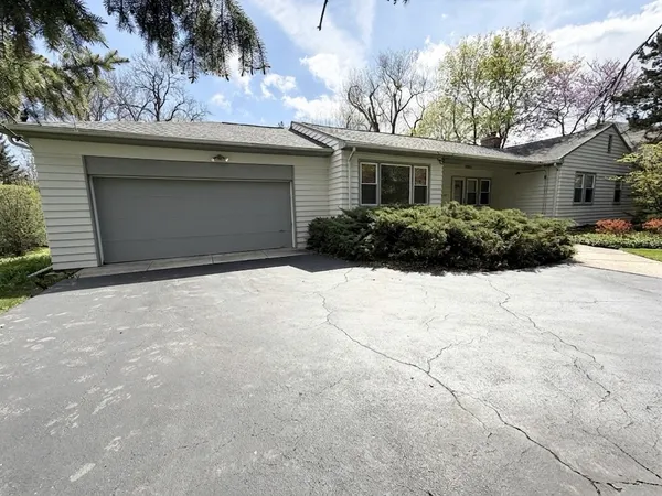 $525,000 | 1533 Crabtree Lane, Deerfield, IL 60015