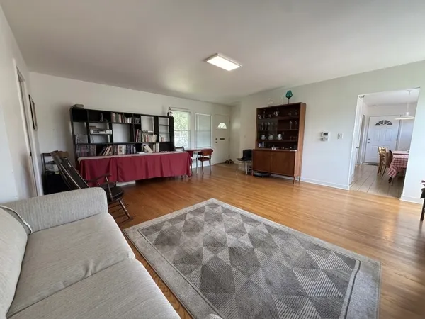 $525,000 | 1533 Crabtree Lane, Deerfield, IL 60015