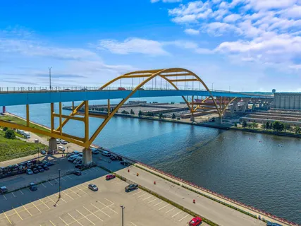 $1,220,000 | 541 East Erie Street, Unit 302, Milwaukee, WI 53202