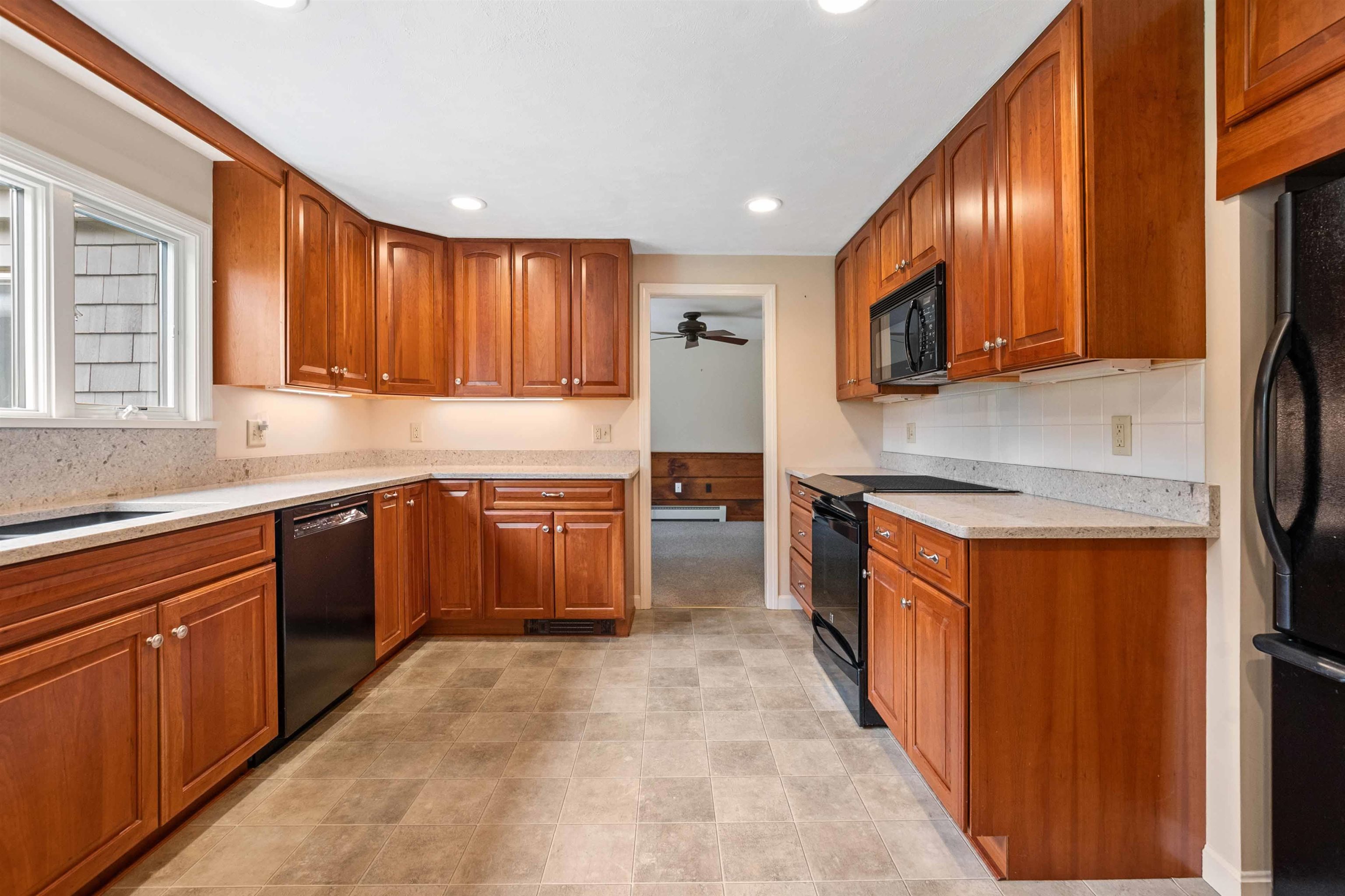 118 Old Coach Road New London, NH 03257 - Photo 8 of 24