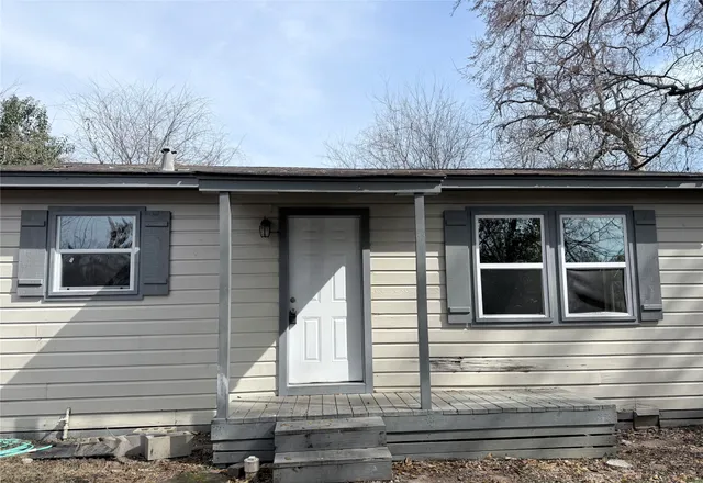 $1,300 | 212 South Main Street, Unit B, Conroe, TX 77301