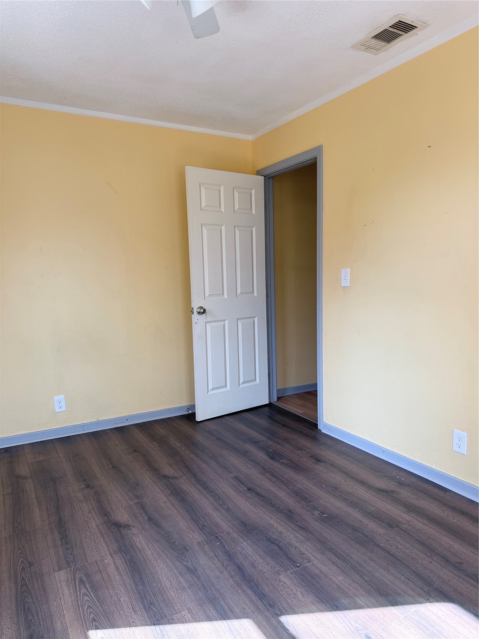 212 South Main Street, Unit B Conroe, TX 77301 - Photo 12 of 15