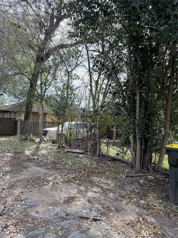 $1,300 | 212 South Main Street, Unit B, Conroe, TX 77301