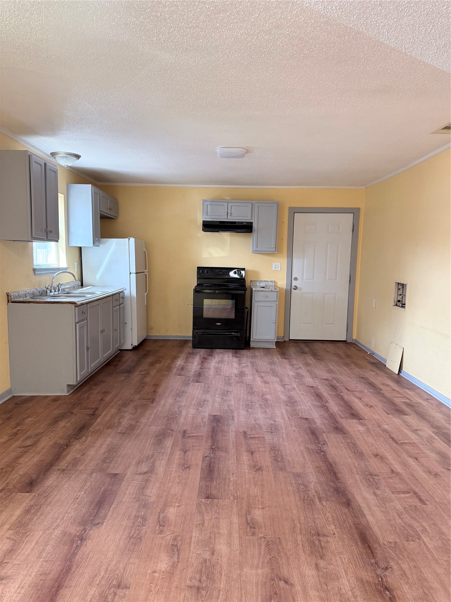 212 South Main Street, Unit B Conroe, TX 77301 - Photo 7 of 15