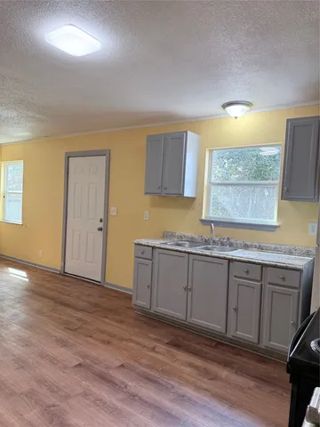 $1,300 | 212 South Main Street, Unit B, Conroe, TX 77301