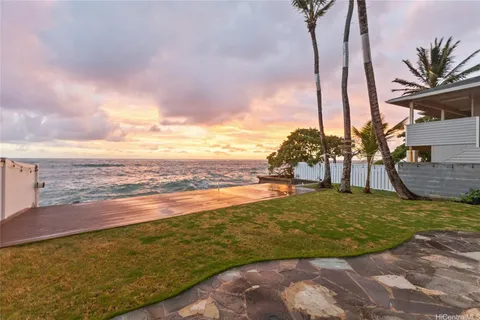 $2,250,000 | 53-853 Kamehameha Highway, Hauula, HI 96717