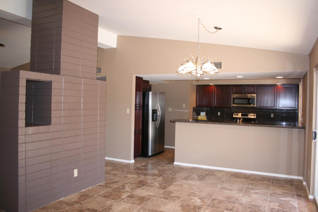 2313 East Ocotillo Road Phoenix, AZ 85016 - Photo 2 of 4 Kitchen Nook