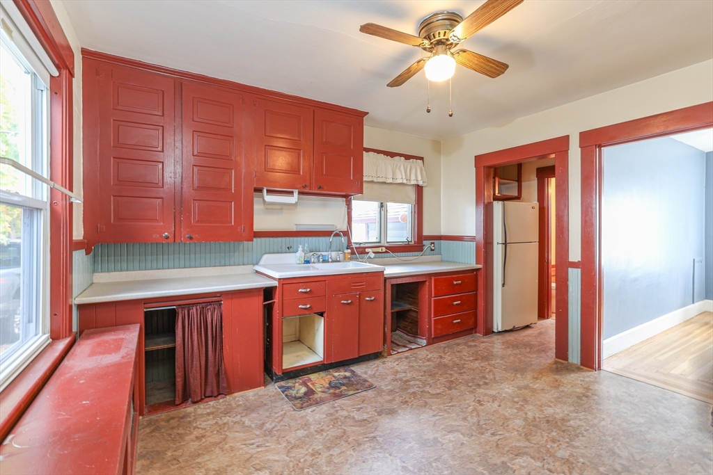27 Snowling Road Uxbridge, MA 01569 - Photo 2 of 19 Gallery Image 2