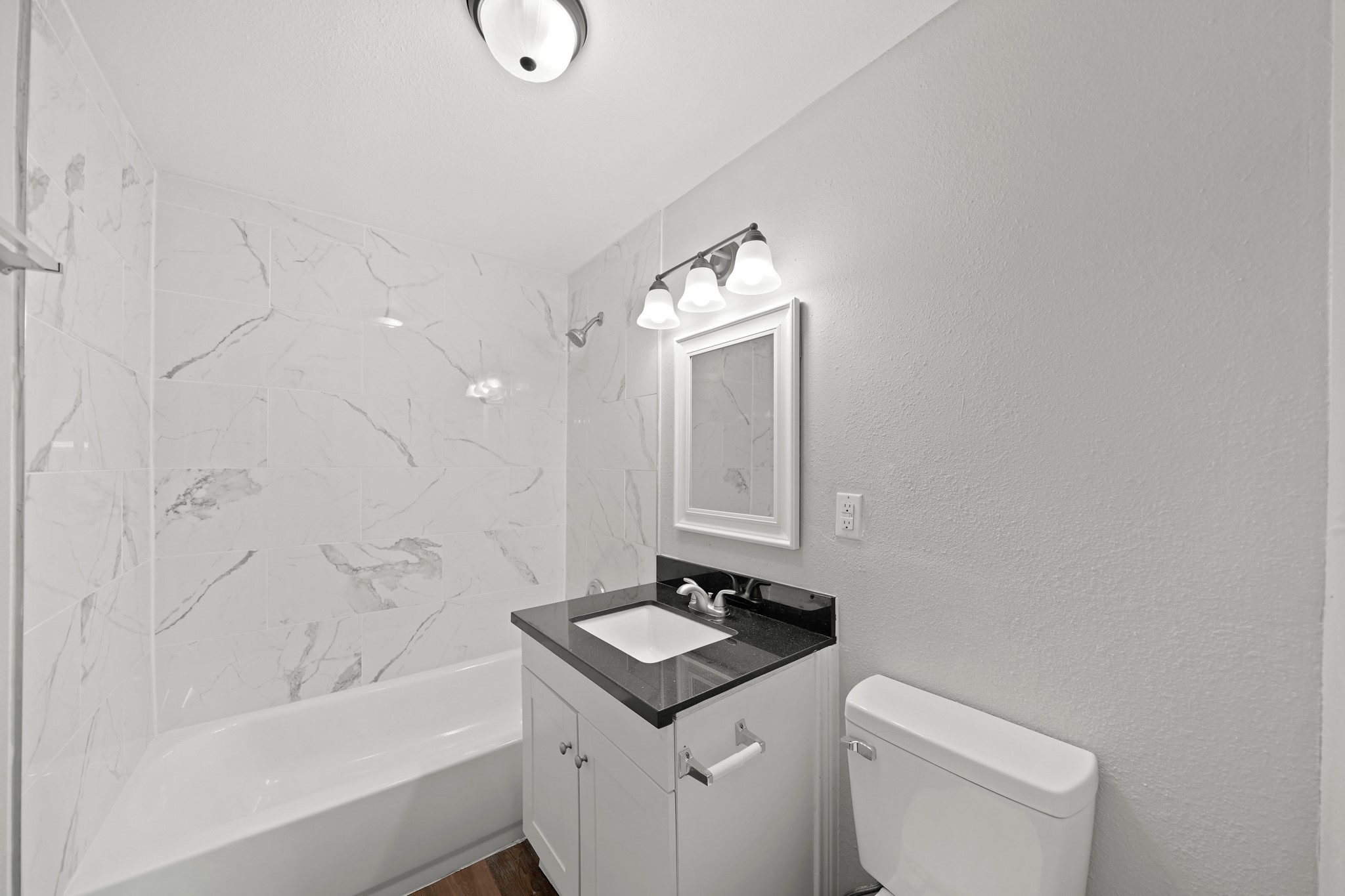 516 Coleman Street Clute, TX 77531 - Photo 5 of 11