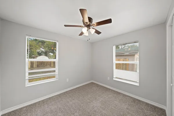 $1,525 | 516 Coleman Street, Clute, TX 77531