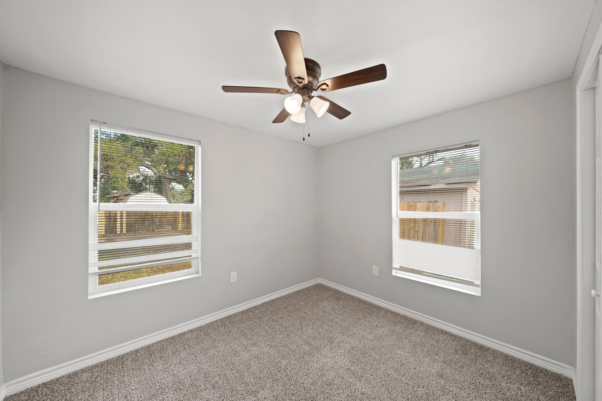 516 Coleman Street Clute, TX 77531 - Photo 6 of 11