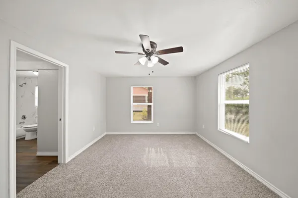 $1,525 | 516 Coleman Street, Clute, TX 77531