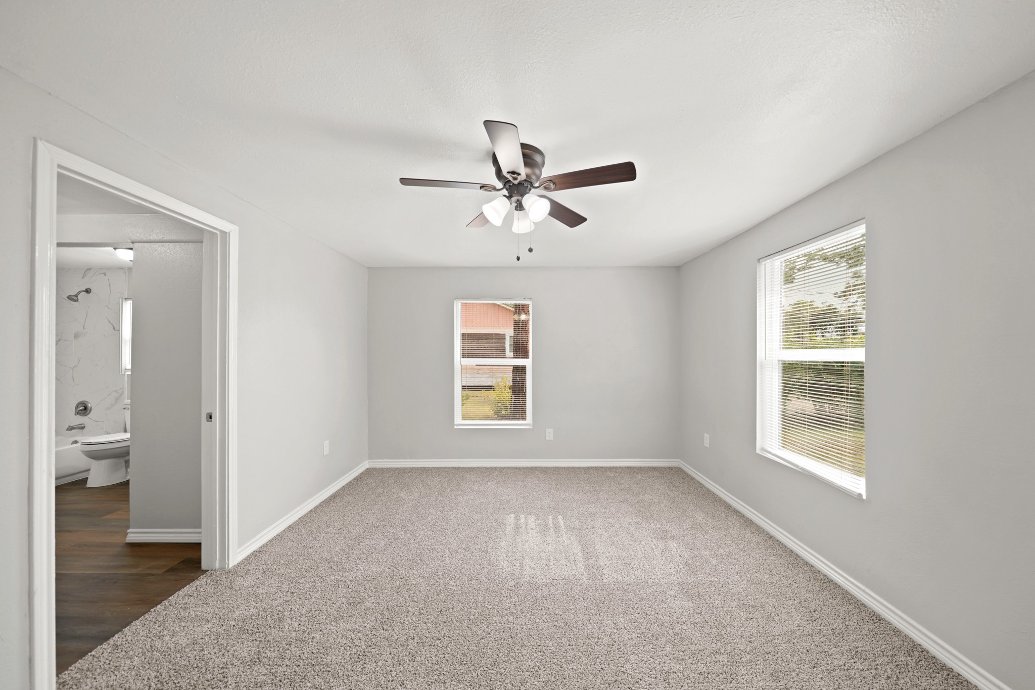 516 Coleman Street Clute, TX 77531 - Photo 8 of 11