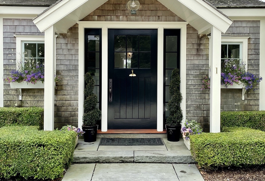 1 Pochick Avenue Nantucket, MA 02554 - Photo 8 of 42 a front view of a house
