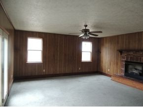 604 Possum Valley Road Dryden, VA 24243 - Photo 5 of 9 Family Room