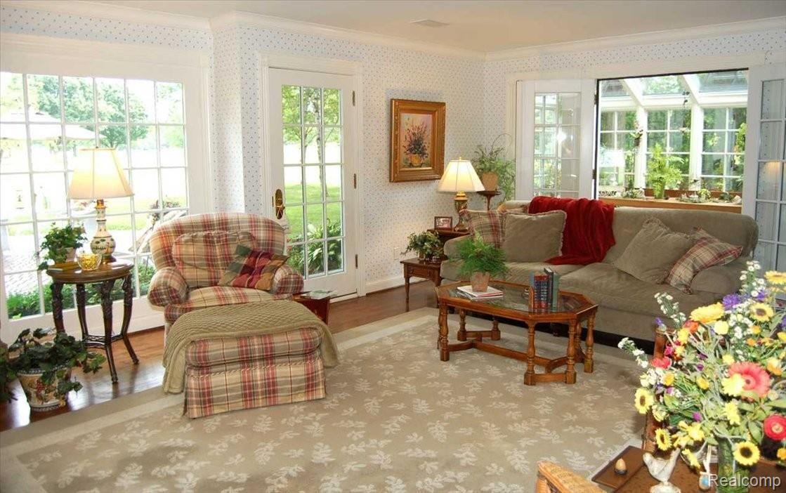 290 Moross Road Grosse Pointe, MI 48236 - Photo 9 of 25 Great Room