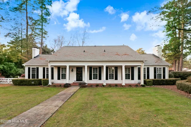 $464,000 | 1214 Sweetbriar Circle, Kinston, NC 28501