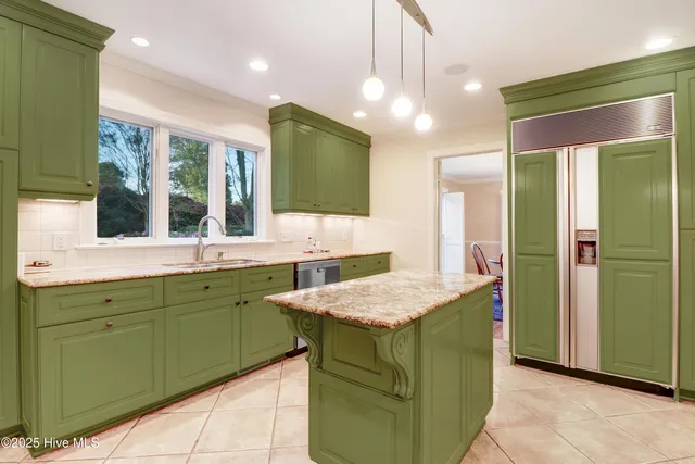 $464,000 | 1214 Sweetbriar Circle, Kinston, NC 28501