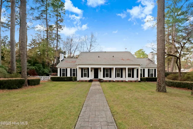 $464,000 | 1214 Sweetbriar Circle, Kinston, NC 28501