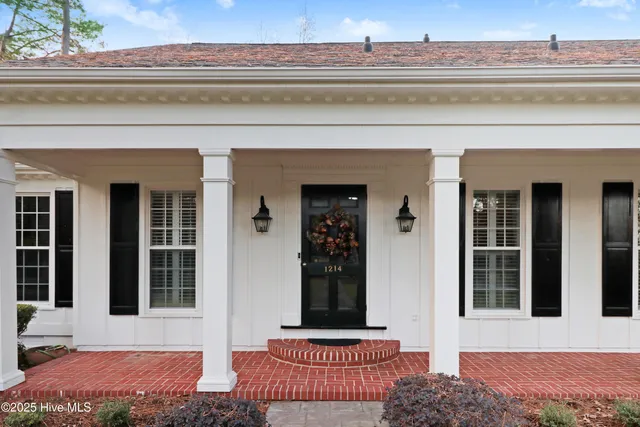 $464,000 | 1214 Sweetbriar Circle, Kinston, NC 28501