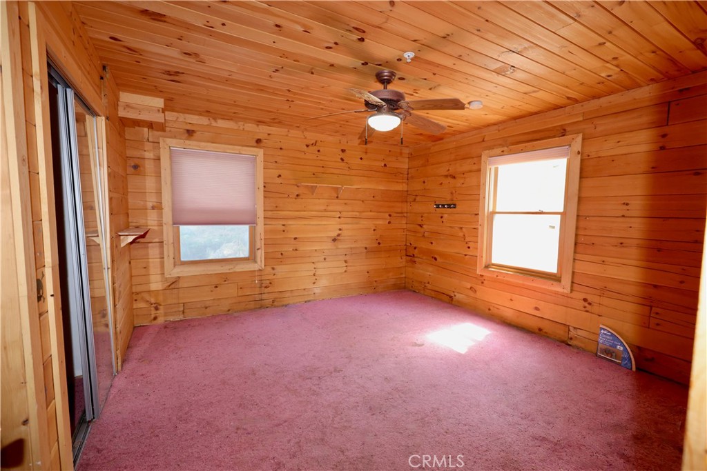 37023 Alder Drive Yucaipa, CA 92399 - Photo 17 of 34 en empty room with windows