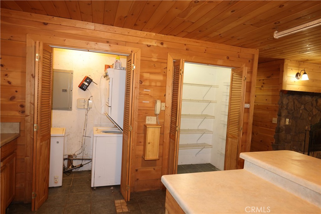 37023 Alder Drive Yucaipa, CA 92399 - Photo 10 of 34 a bedroom with a bed and a shower