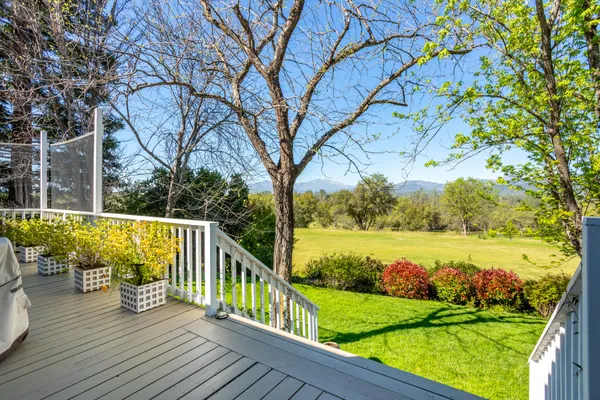 $659,900 | 6050 Gleneagles Court, Redding, CA 96003