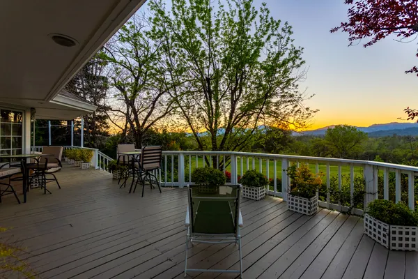 $659,900 | 6050 Gleneagles Court, Redding, CA 96003
