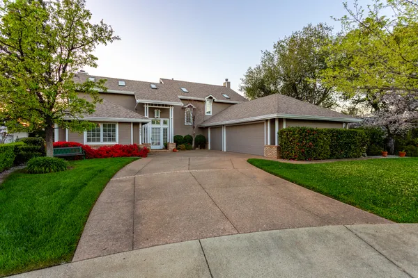 $659,900 | 6050 Gleneagles Court, Redding, CA 96003