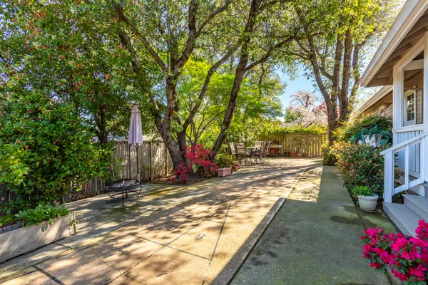 $659,900 | 6050 Gleneagles Court, Redding, CA 96003