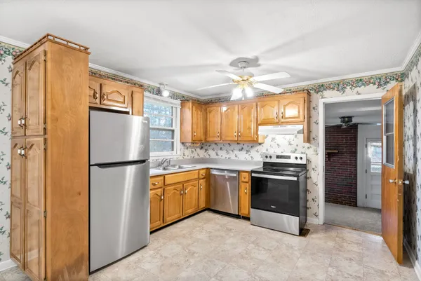 $1,395 | 144 West Park Drive, Clarksville, TN 37043