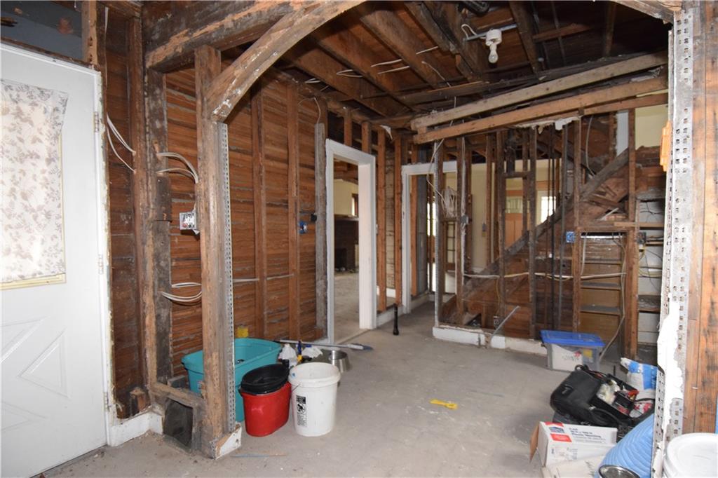 621 Watson Street Coraopolis, PA 15108 - Photo 14 of 32 a view of porch with seating space