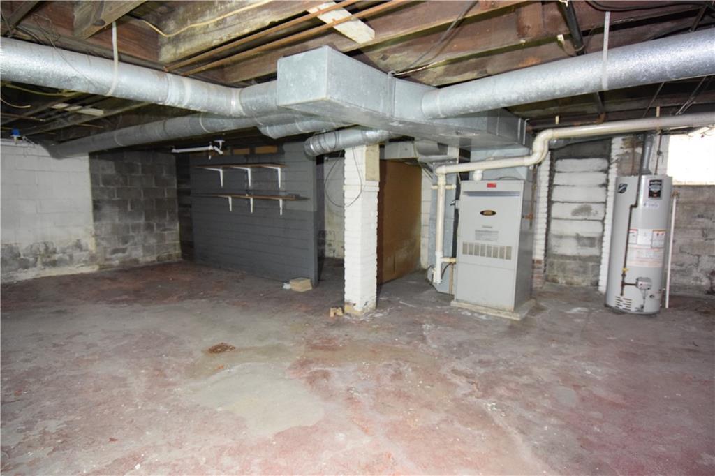 621 Watson Street Coraopolis, PA 15108 - Photo 24 of 32 a view of a garage