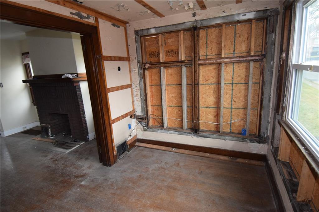 621 Watson Street Coraopolis, PA 15108 - Photo 8 of 32 a view of an empty room with a window