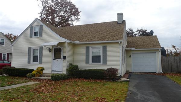 42 Gillette Circle Springfield, MA 01118 - Photo 1 of 27 Gallery Image 1