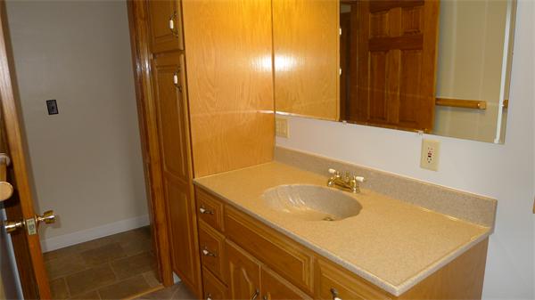 42 Gillette Circle Springfield, MA 01118 - Photo 13 of 27 Gallery Image 13