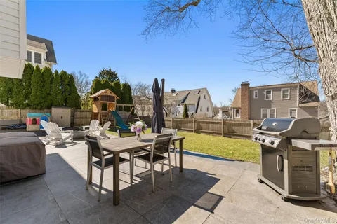 $1,300,000 | 9 Rutgers Place, Scarsdale, NY 10583