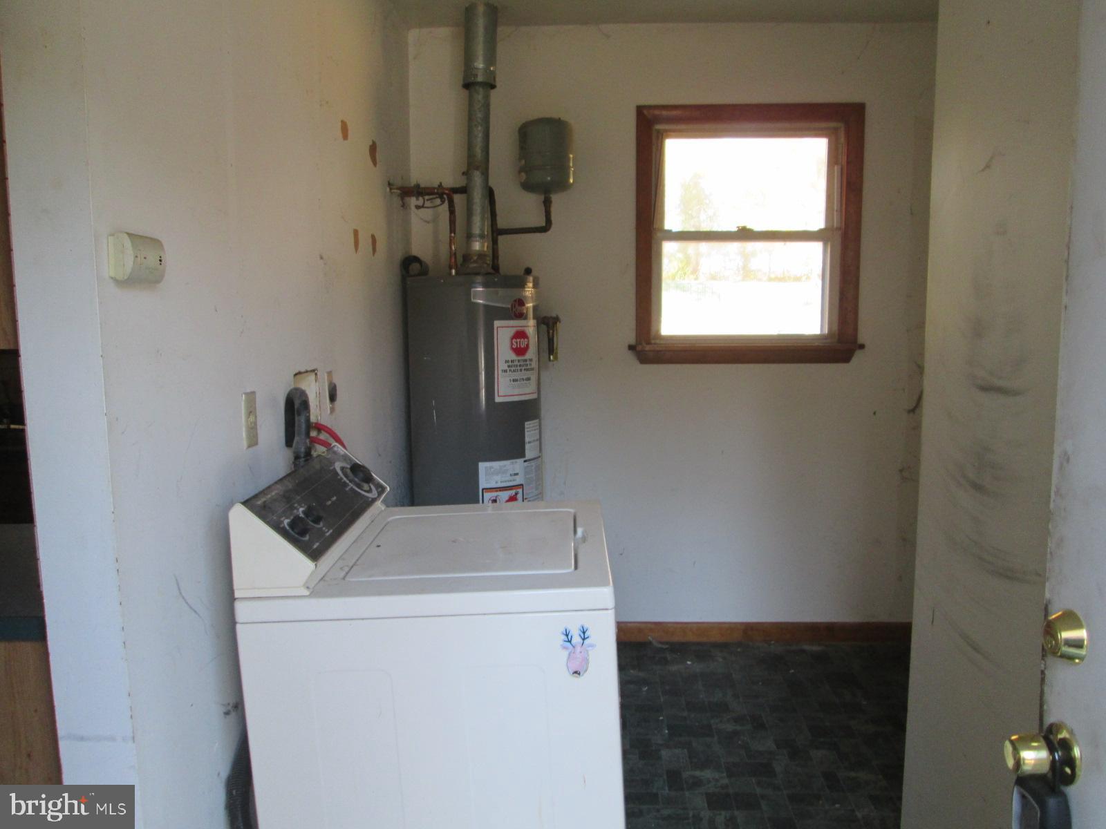 1600 Philadelphia Road Joppa, MD 21085 - Photo 14 of 20 a utility room with dryer and washer