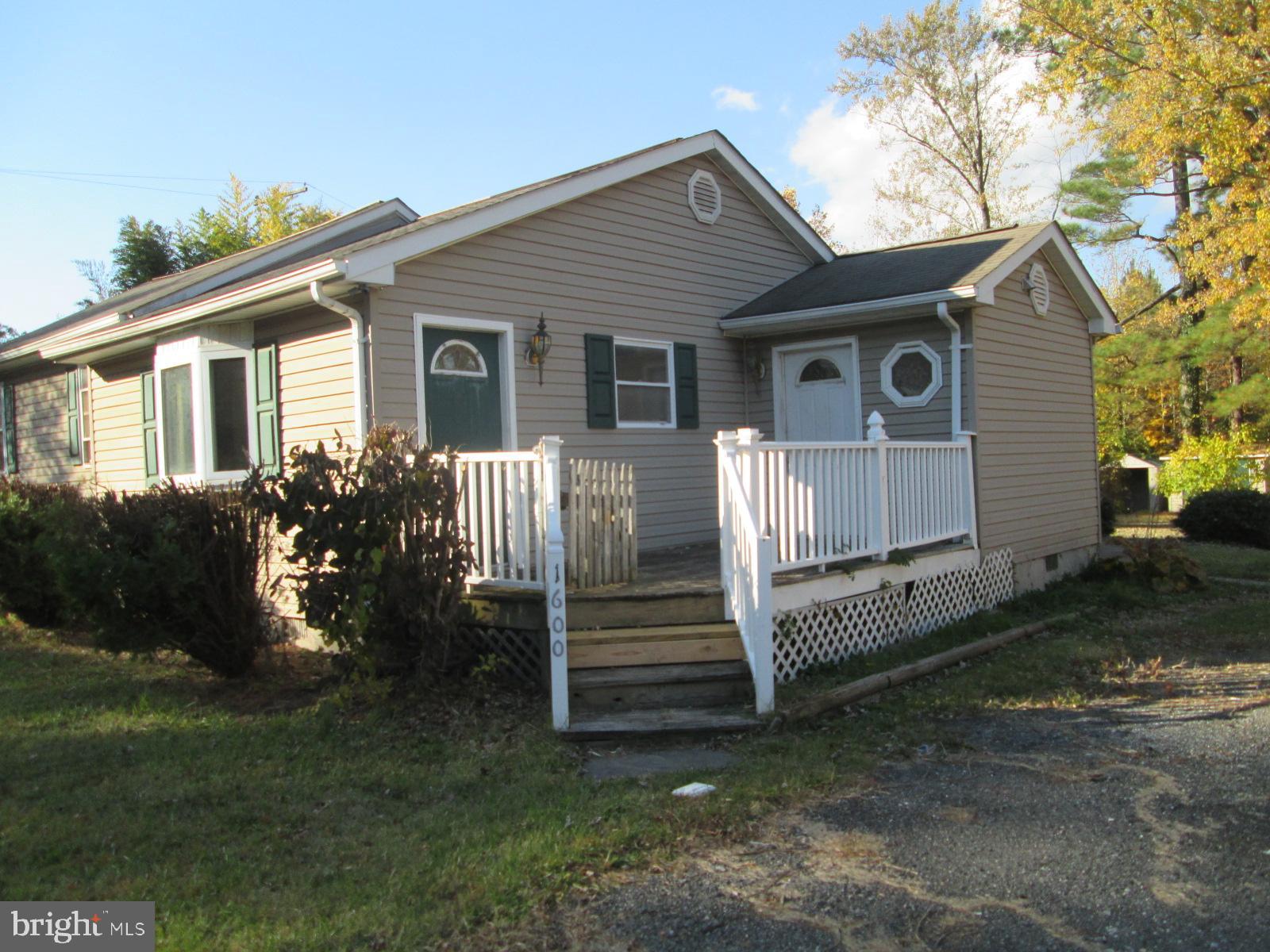 1600 Philadelphia Road Joppa, MD 21085 - Photo 2 of 20 a front view of a house with garden
