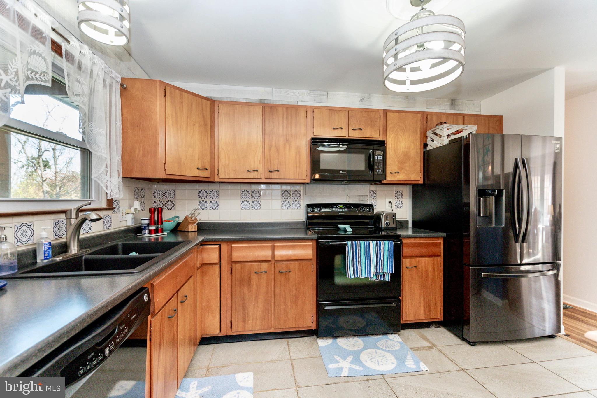 1005 Albemarle Road Sterling, VA 20164 - Photo 7 of 23 Gallery Image 7